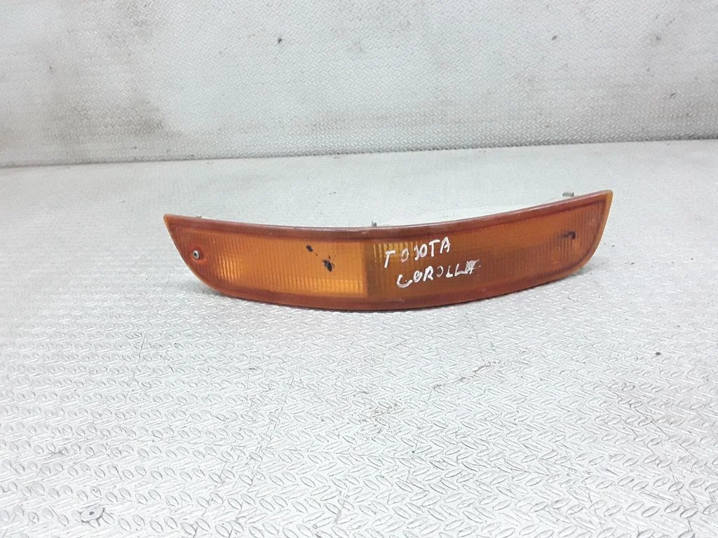 Front indicator light – Toyota Corolla E100 (1991-1995)