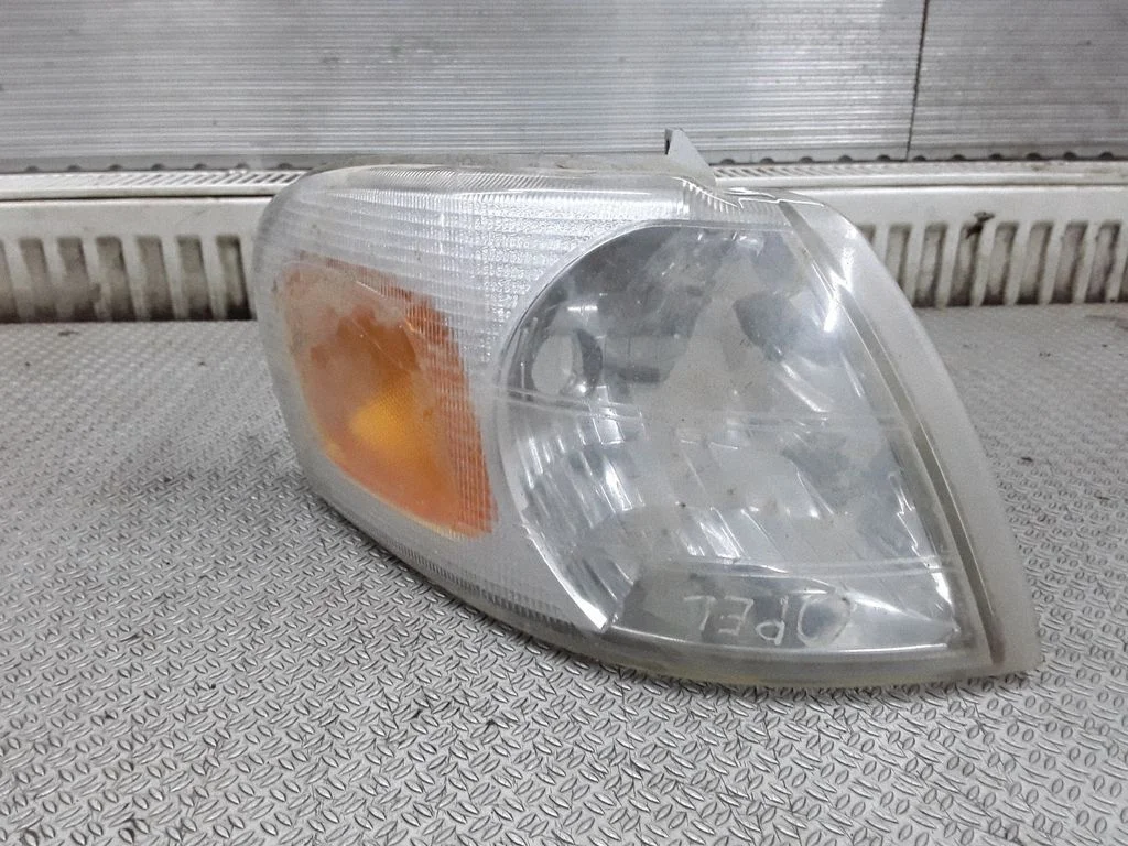 Eesmine suunatuli 16521704A – Opel Sintra (1996-1999)