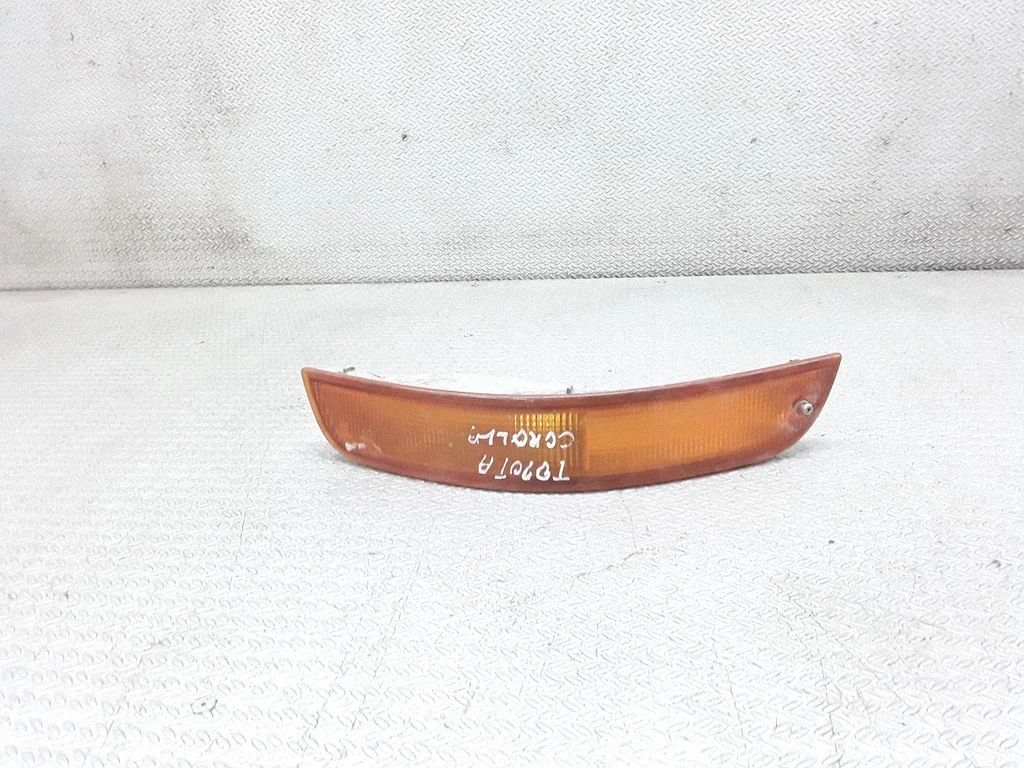 Front indicator light – Toyota Corolla E100 (1991-1995)