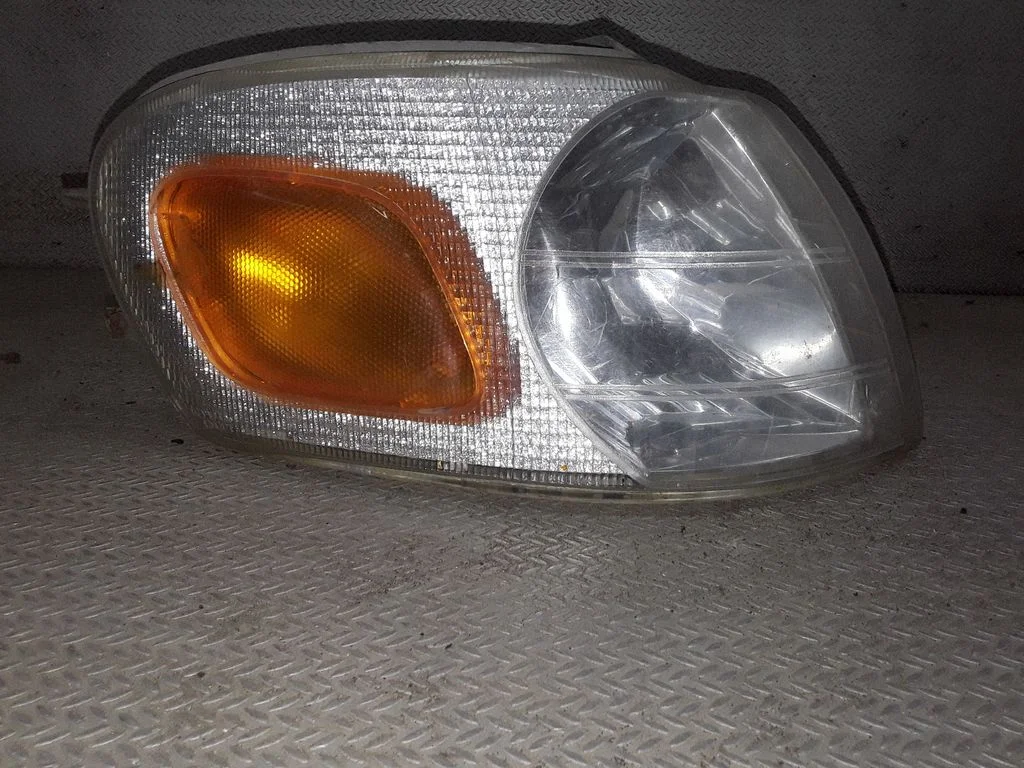 Eesmine suunatuli 16521704B – Opel Sintra (1996-1999)