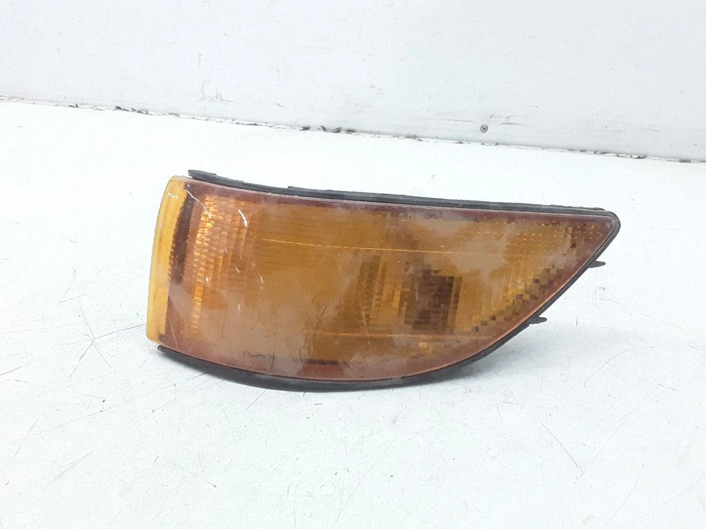 Front indicator light – Mitsubishi Lancer (1989-1992)
