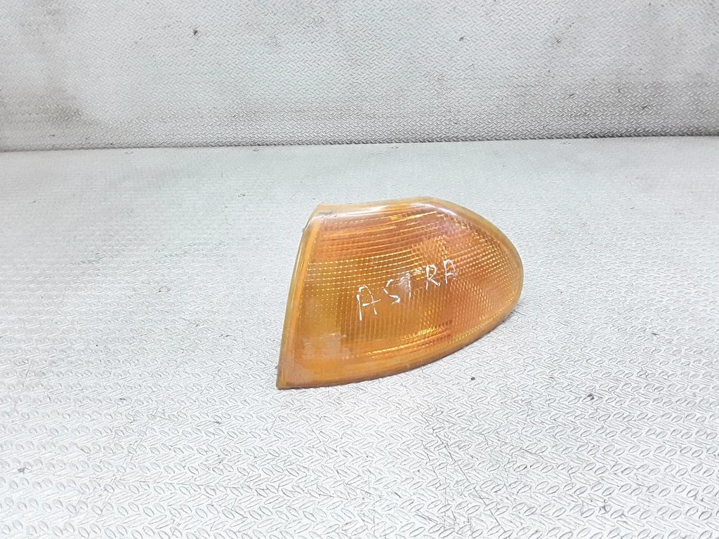 Front indicator light – left
