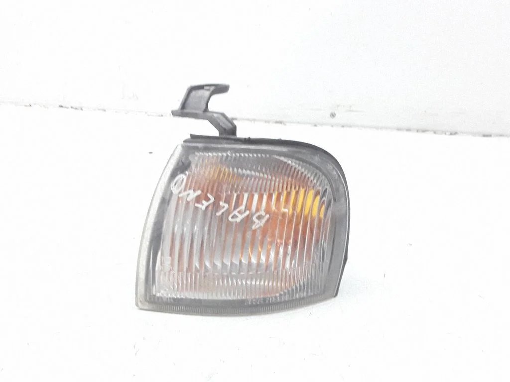 Priekšējais pagrieziena lukturis – Suzuki Esteem Baleno (1995-2001)