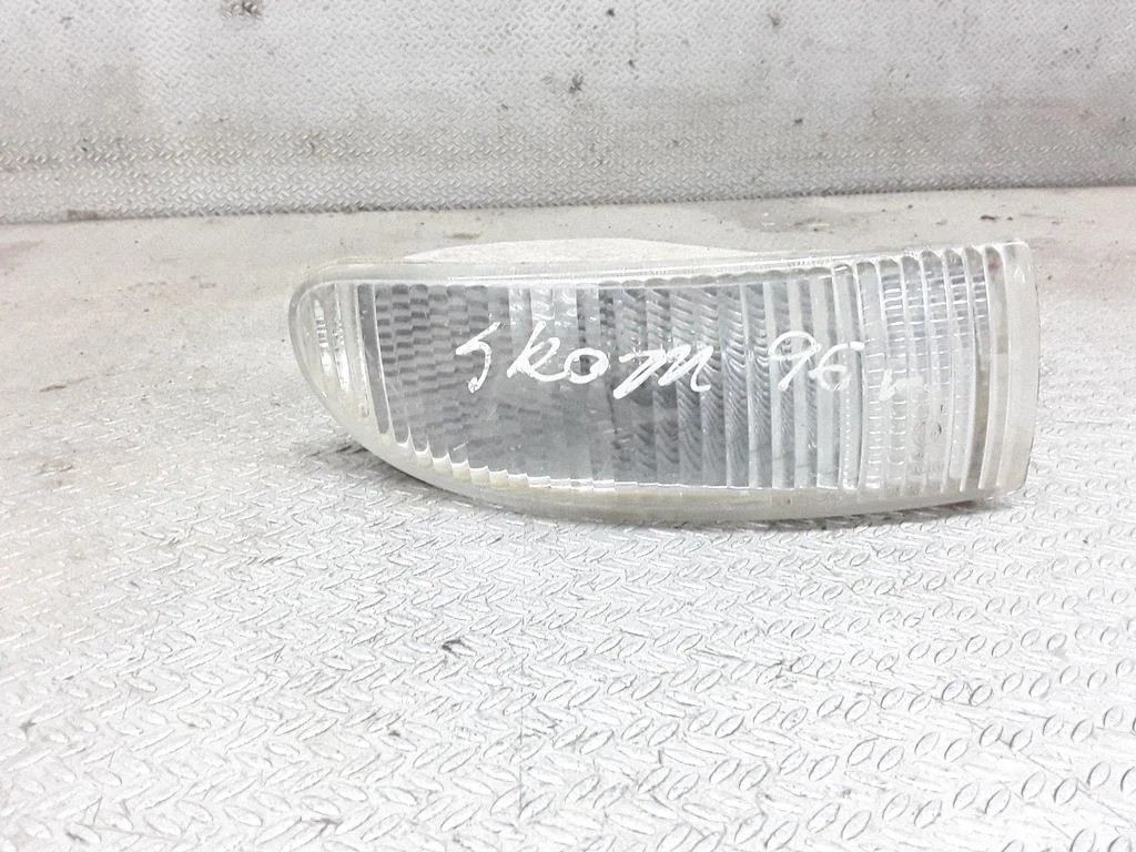 Priekšējais pagrieziena lukturis 014311602