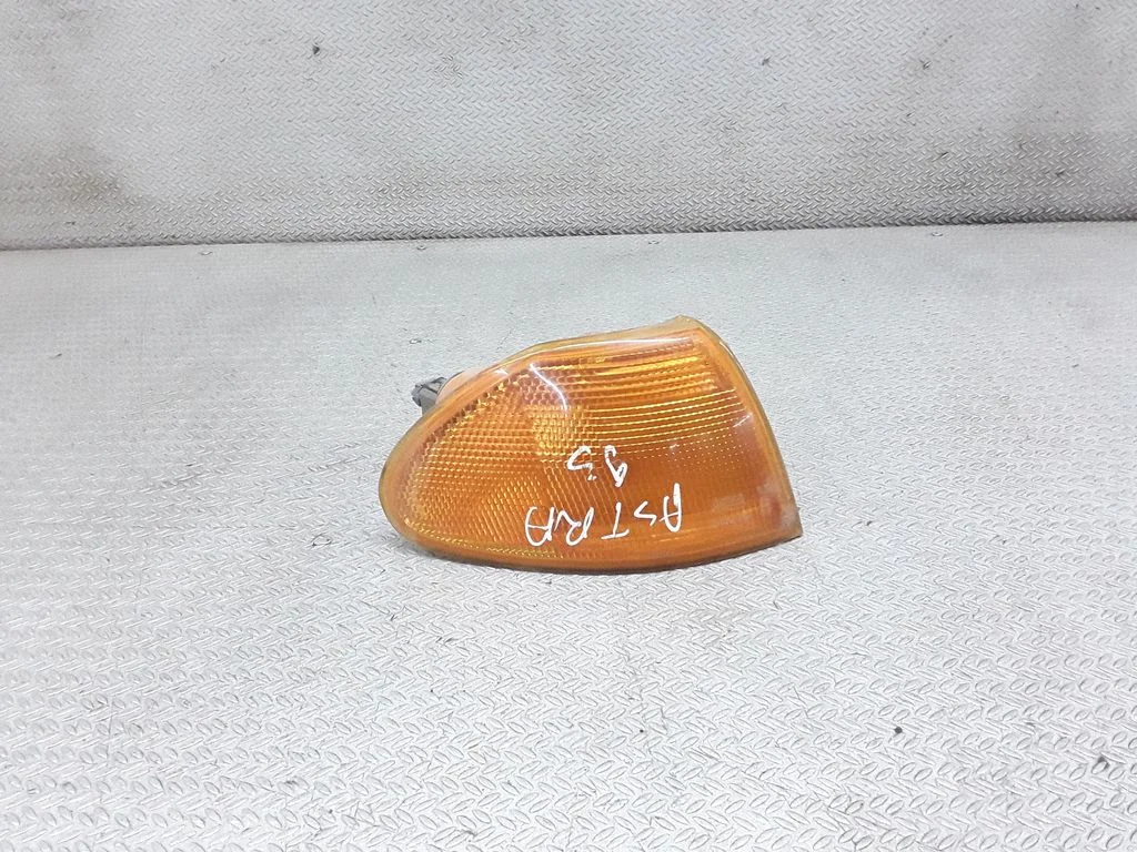 Front indicator light – right