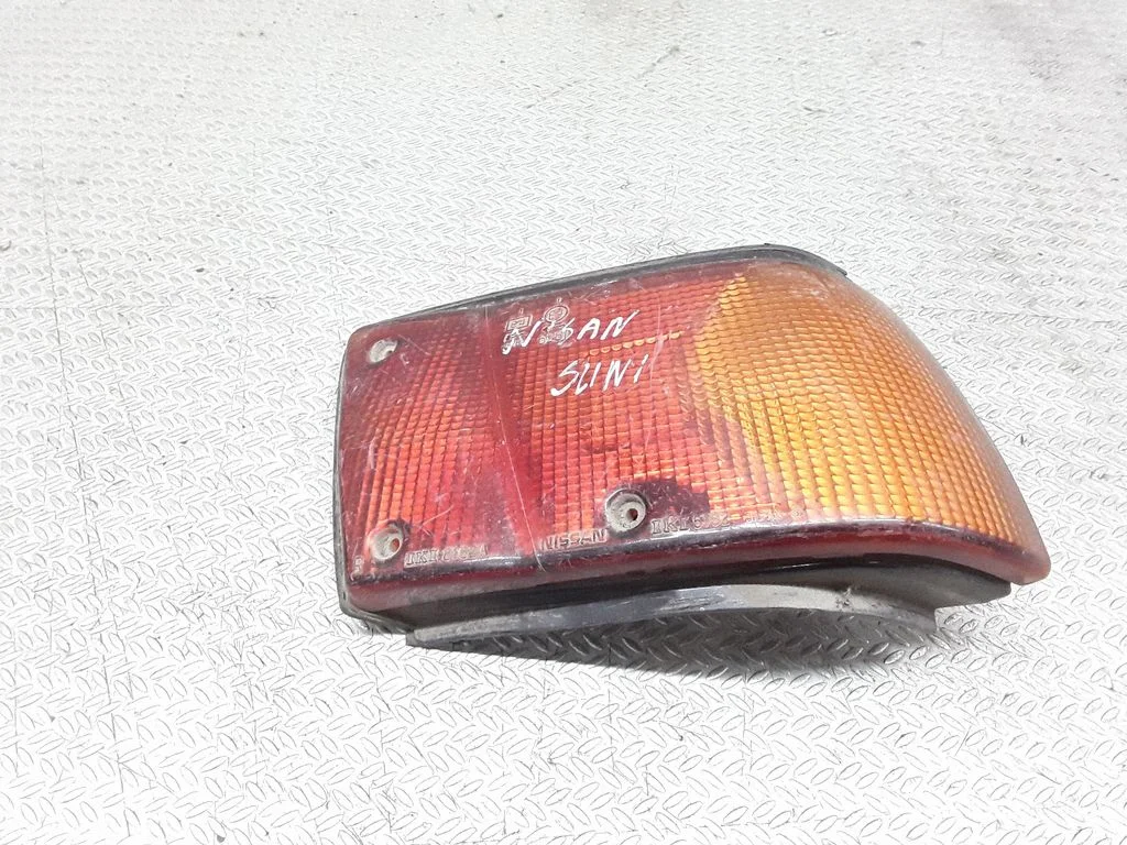 Front indicator light – right
