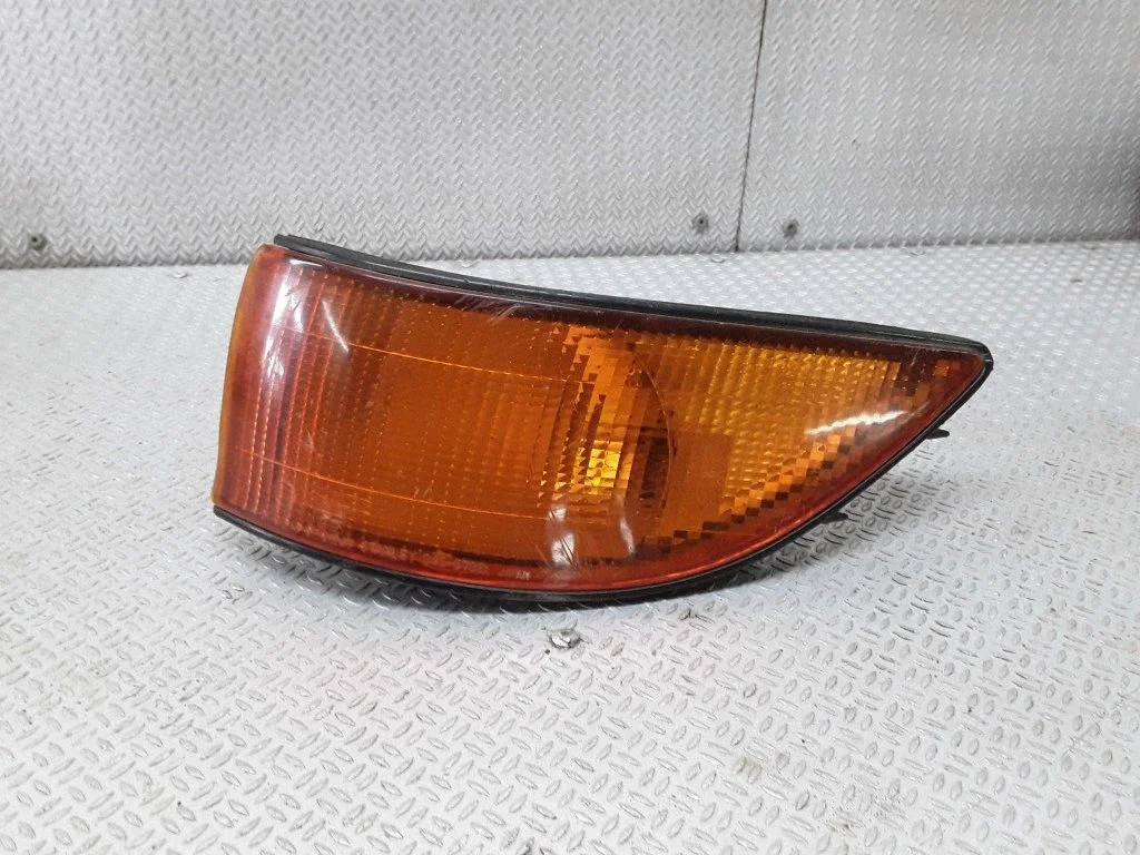 Front indicator light – Mitsubishi Colt (1992-1996)