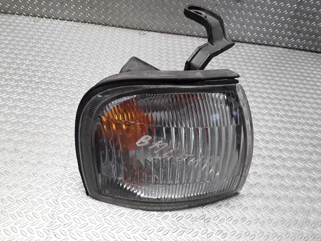 Priekšējais pagrieziena lukturis – Suzuki Esteem Baleno (1995-2001)