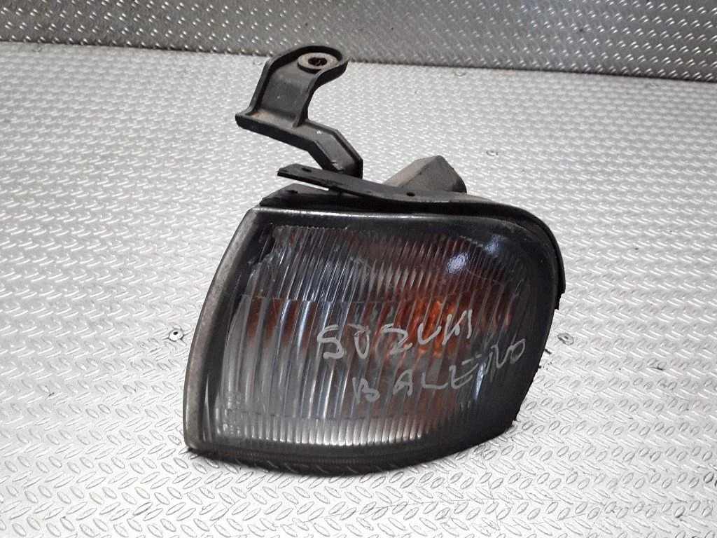 Priekšējais pagrieziena lukturis – Suzuki Esteem Baleno (1995-2001)