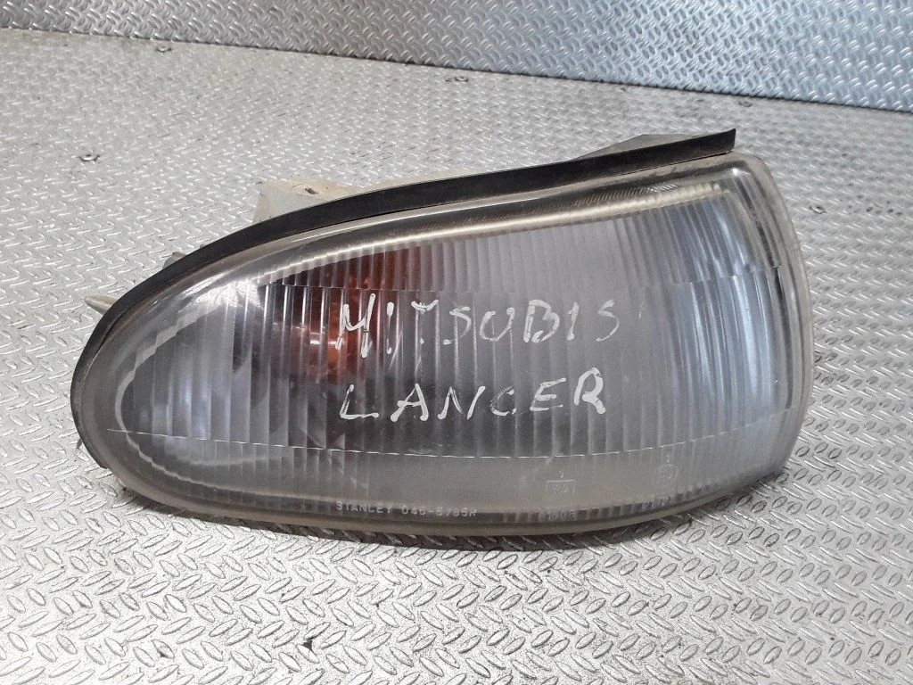 Front indicator light – Mitsubishi Lancer (1993-1996)