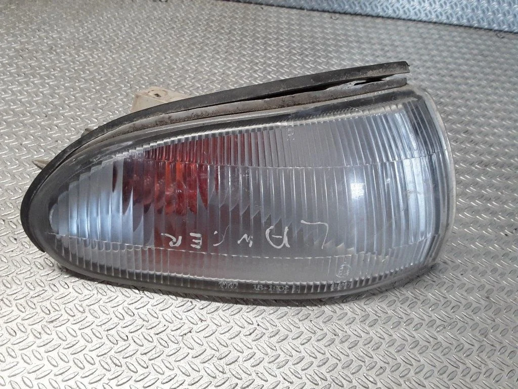 Front indicator light – Mitsubishi Lancer (1993-1996)