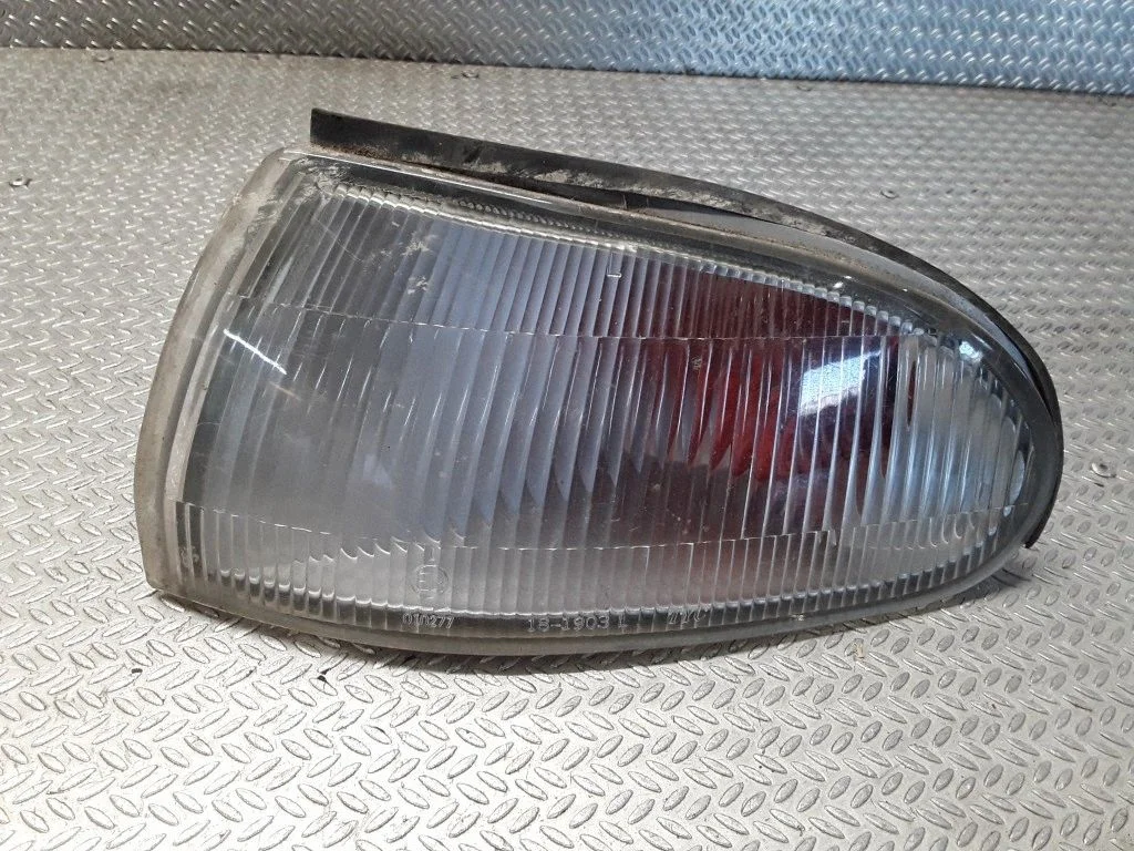 Front indicator light – Mitsubishi Lancer (1993-1996)