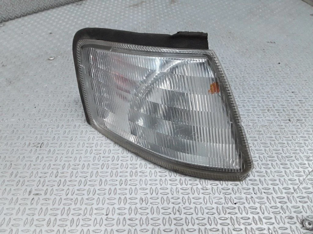Priekšējais pagrieziena lukturis – Nissan Primera (1991-1996)