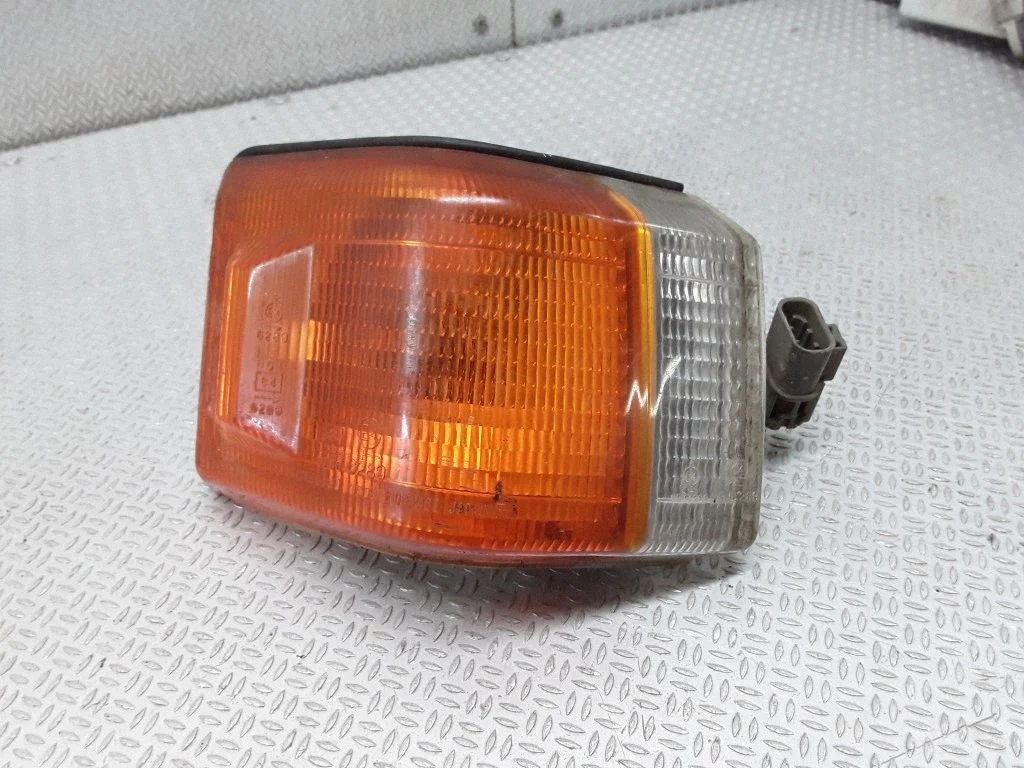 Priekšējais pagrieziena lukturis – Nissan Sunny (1987-1991)