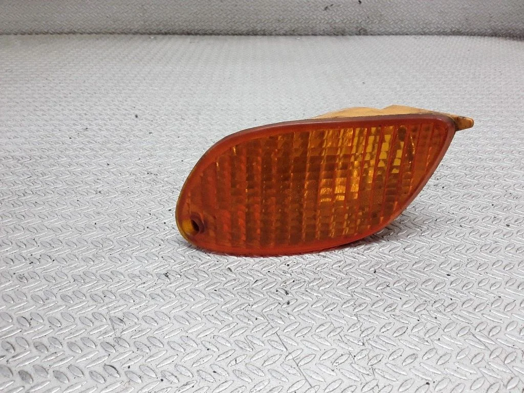 Front indicator light – Ford Focus (1998-2004)