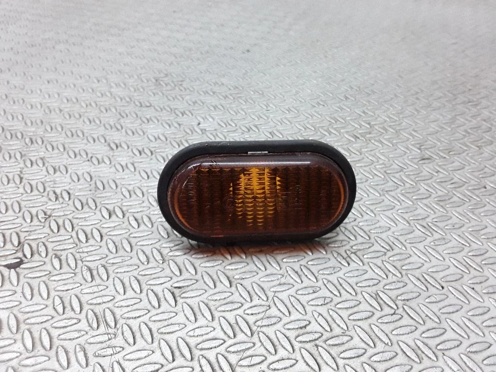 Poritiiva suunatuli – Renault Trafic II (X83) (2001-2014)