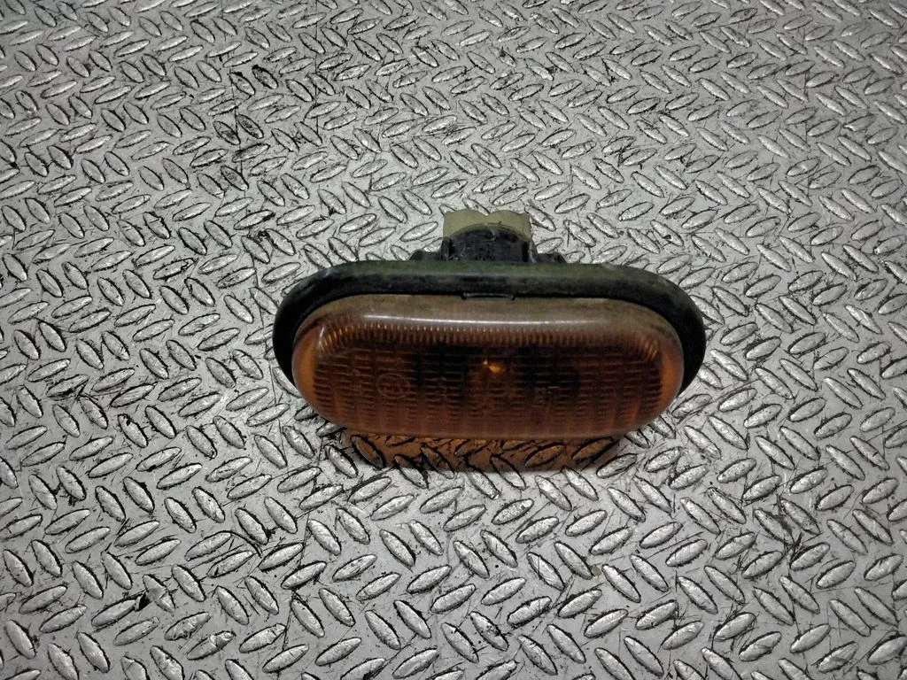 Front fender indicator light – Renault Master II (1998-2003)