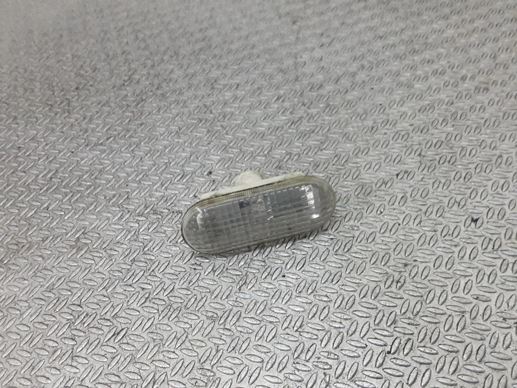 Spārna pagrieziena lukturis 4M5A13K309AA