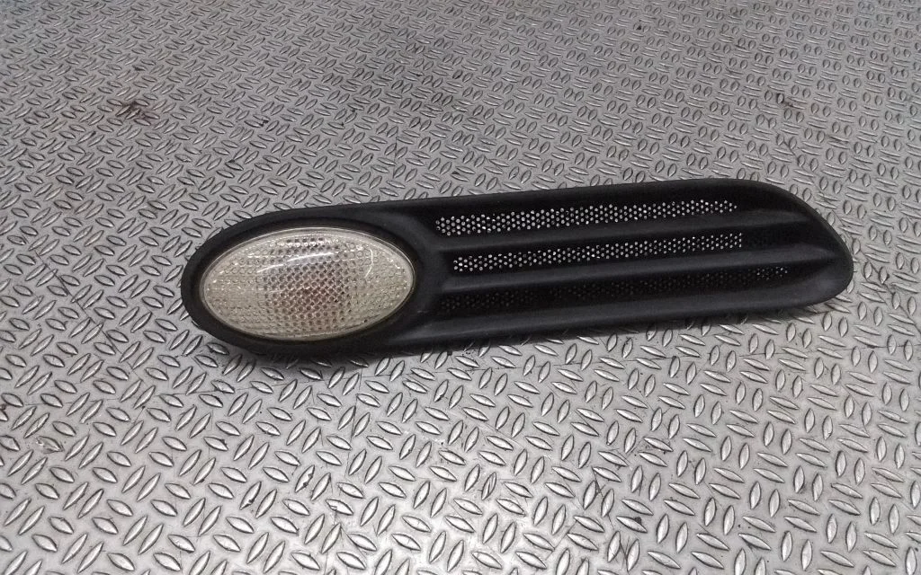 Front fender indicator light – Mini One - Cooper R50 - 53 (2001-2006)