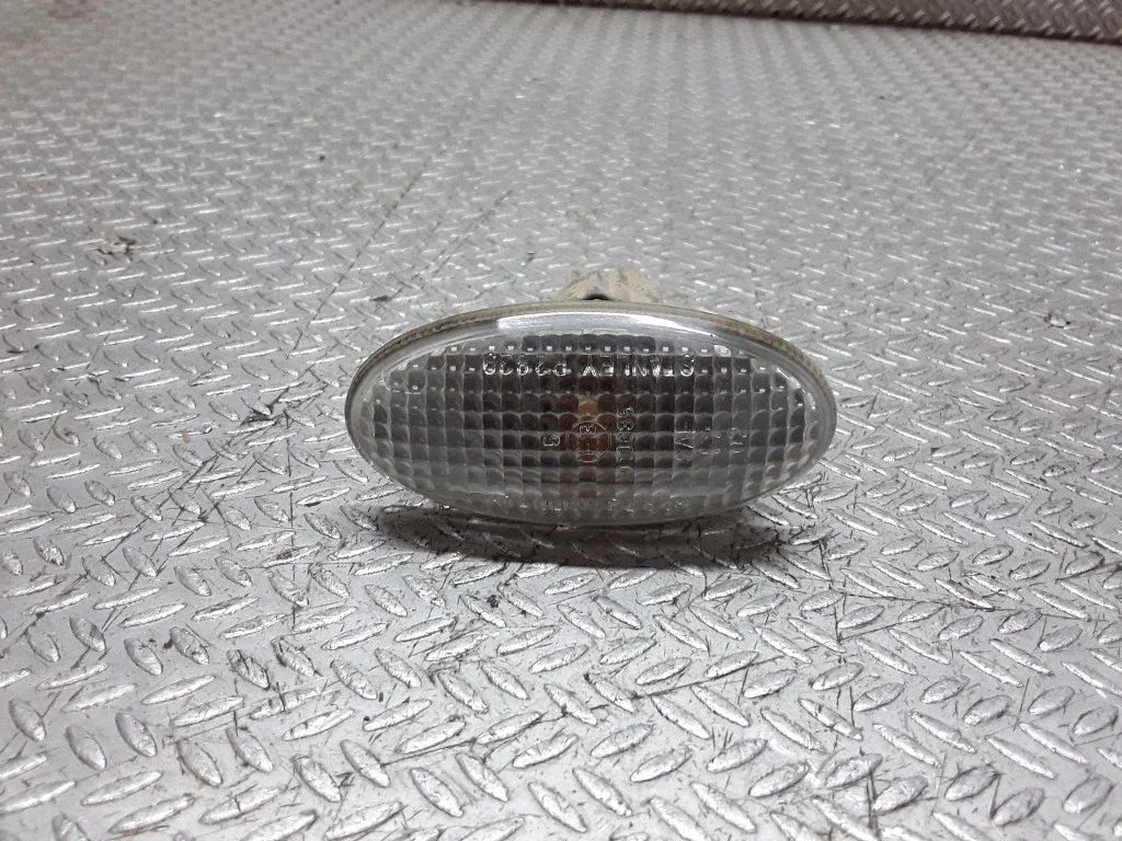 Front fender indicator light – Mazda 5 (2005-2010)