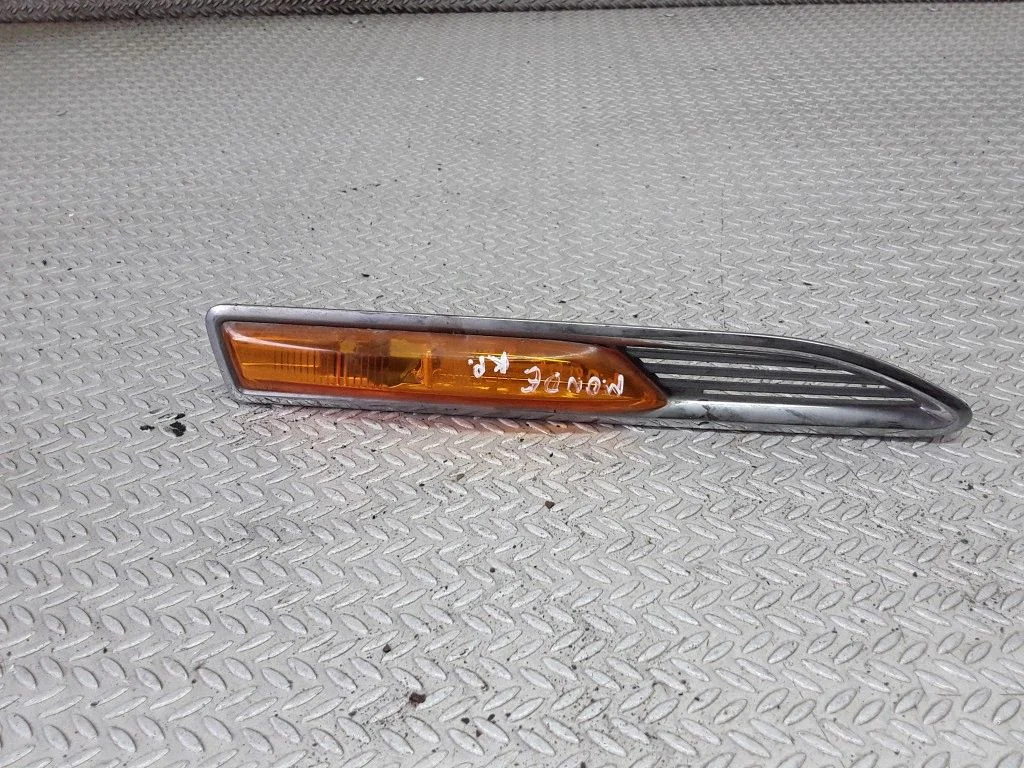 Kierunkowskaz w błotniku 7S7113K354BF