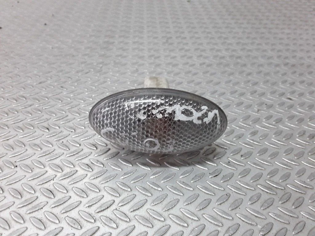 Poritiiva suunatuli – Citroen C5 (2001-2004)
