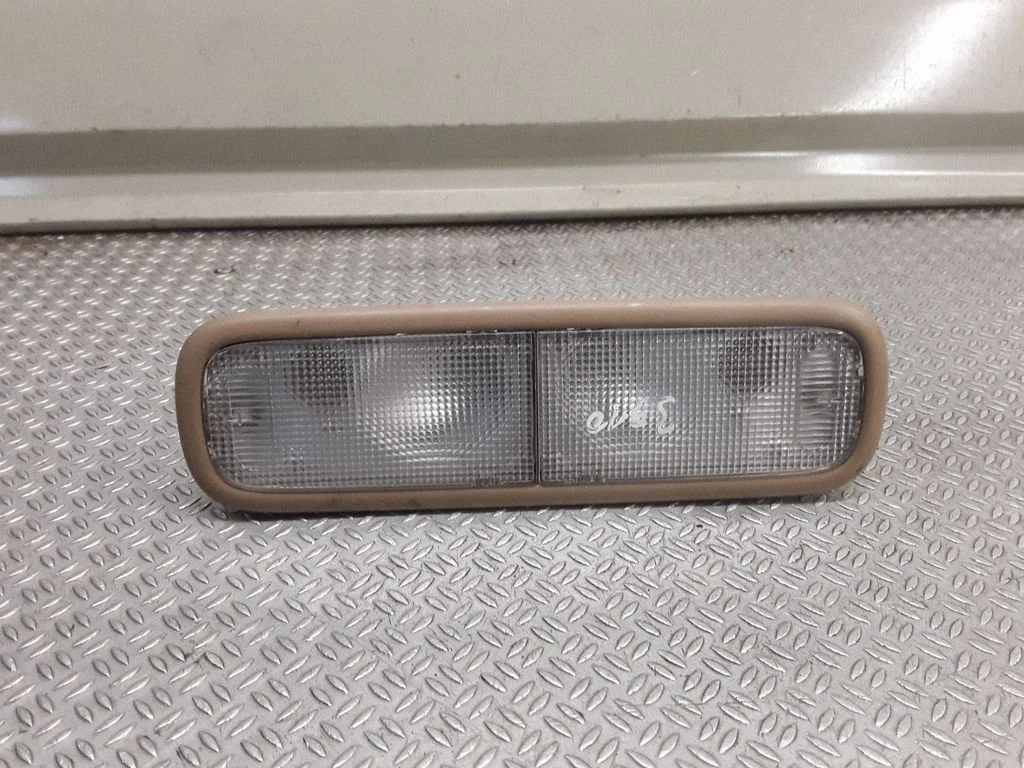 Tagaistmete valgustustuli – Honda Pilot I (2002-2008)