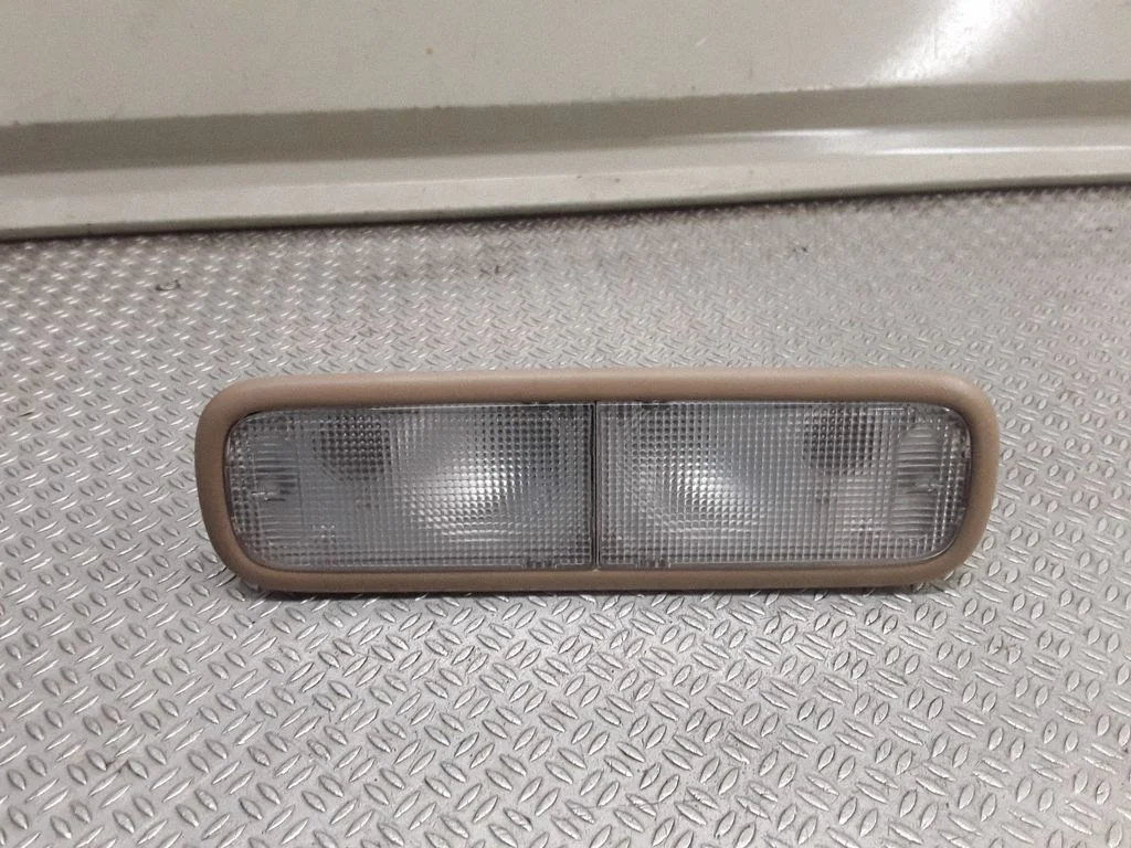 Tagaistmete valgustustuli – Honda Pilot I (2002-2008)