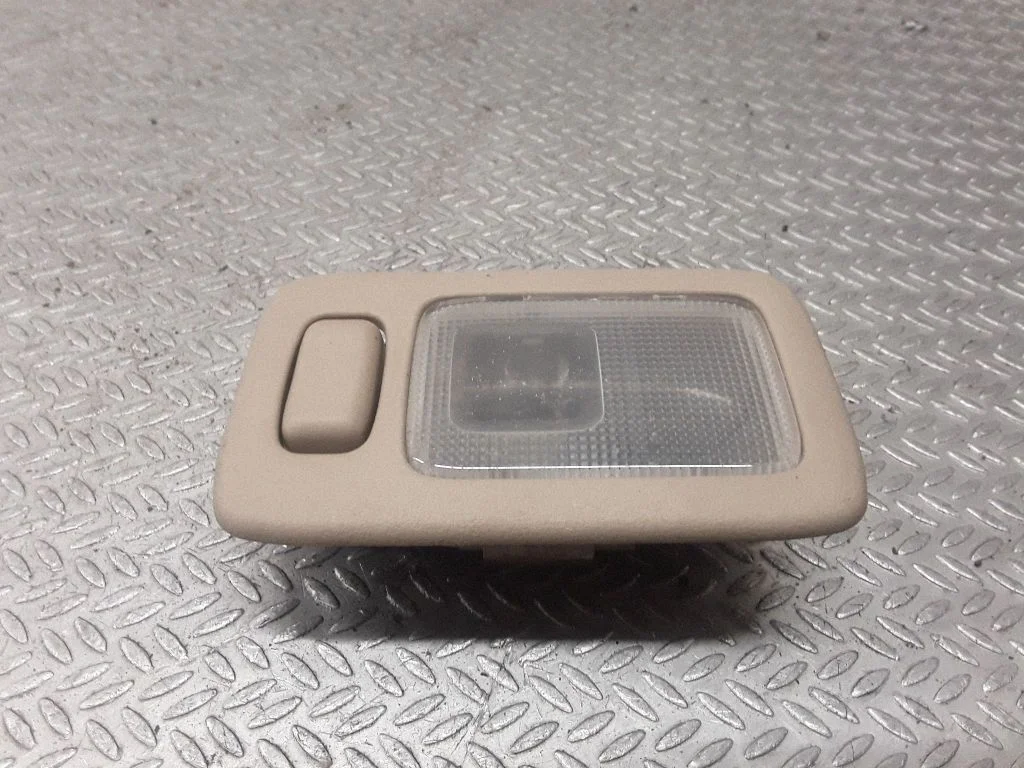 Aizmugurējo sēdvietu apgaismojuma lukturis – Nissan Murano Z50 (2002-2008)