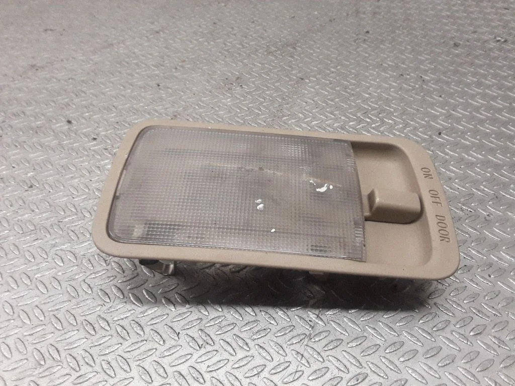 Rear seat light – Nissan Murano Z50 (2002-2008)