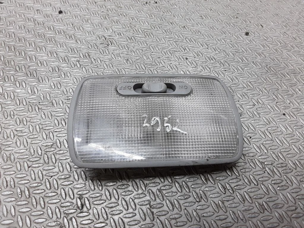 Aizmugurējo sēdvietu apgaismojuma lukturis – Honda FR-V (2004-2009)