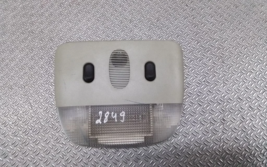 Aizmugurējo sēdvietu apgaismojuma lukturis 4642575