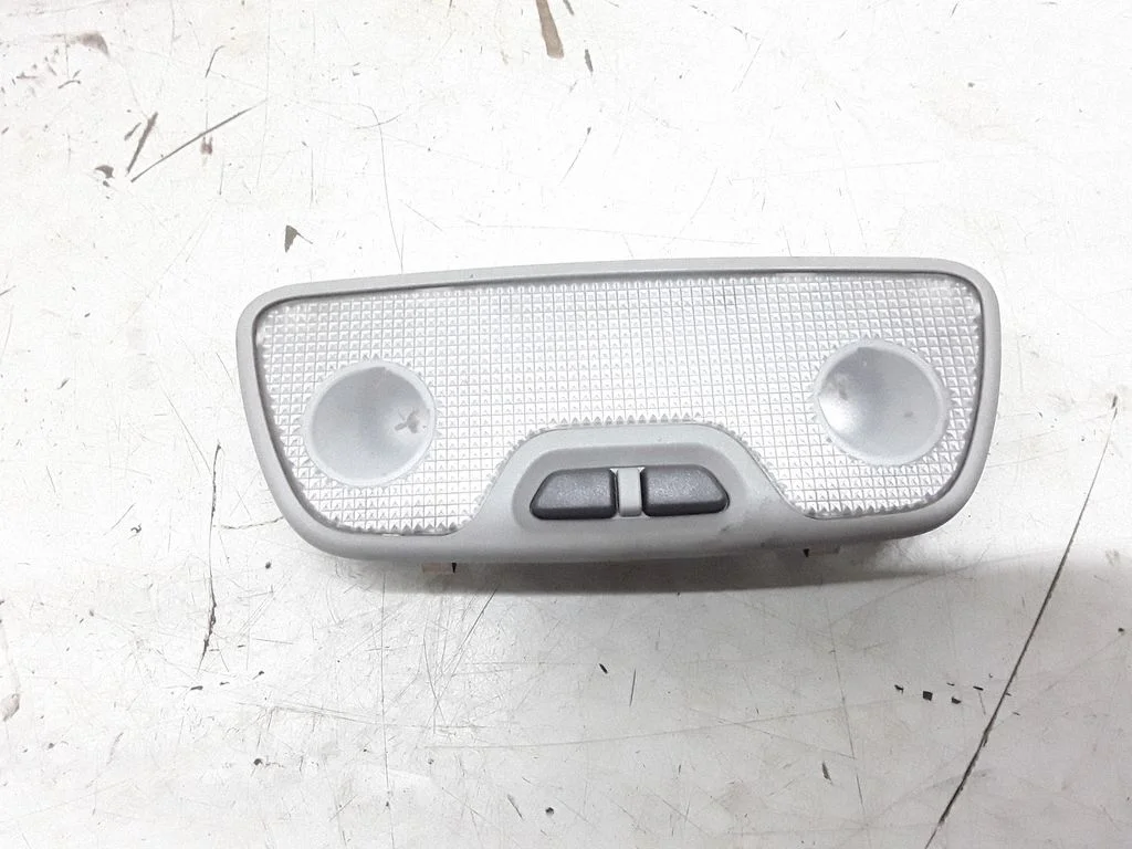 Aizmugurējo sēdvietu apgaismojuma lukturis – Volvo XC70 (2001-2004)