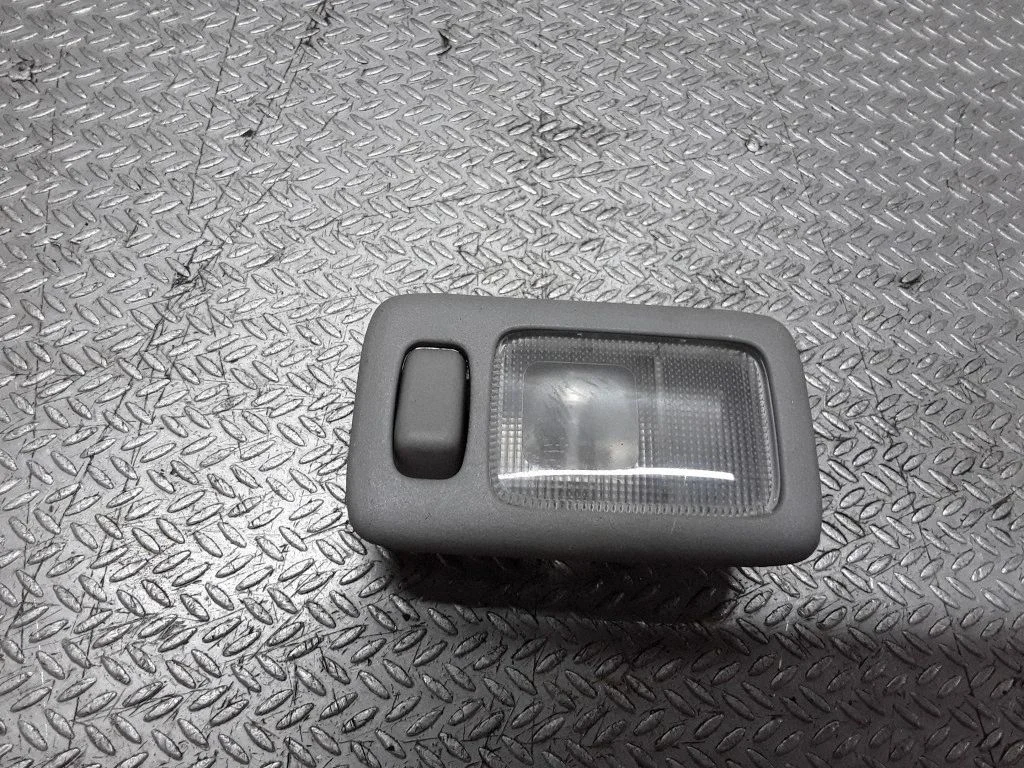 Aizmugurējo sēdvietu apgaismojuma lukturis – Mitsubishi Pajero Sport I (1996-2008)