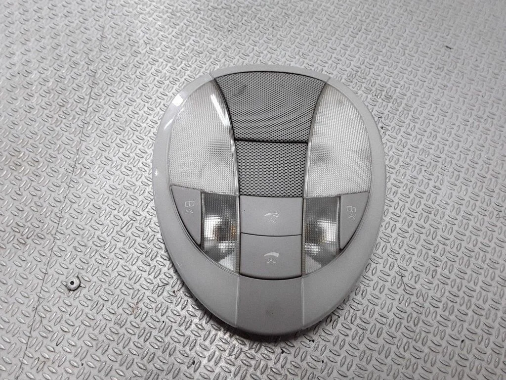 Rear seat light – Mercedes-Benz E-Class W211 (2002-2009)
