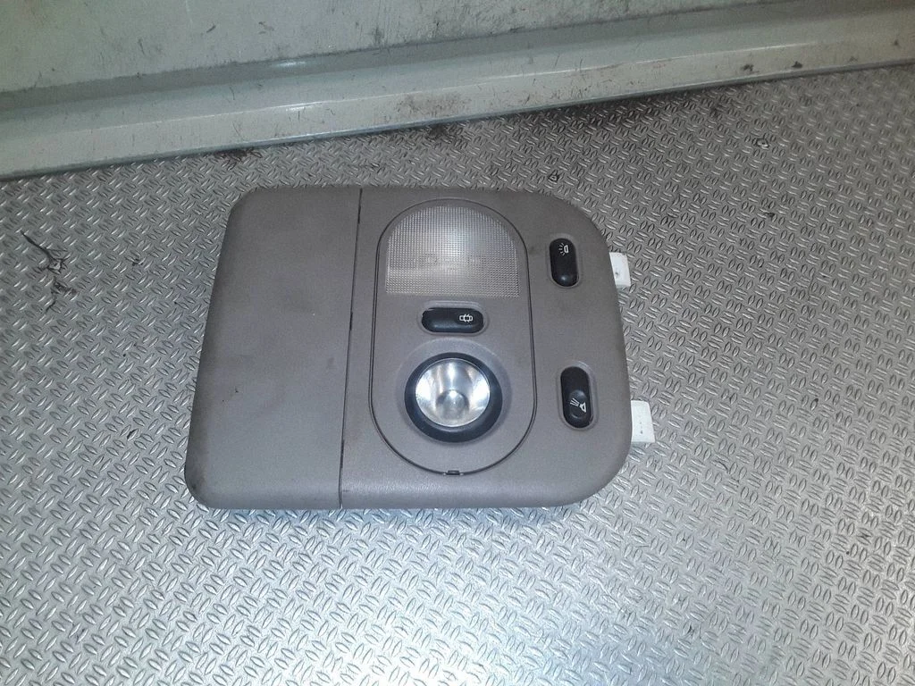 Esiistmete valgustustuli – Renault Master II (1998-2003)