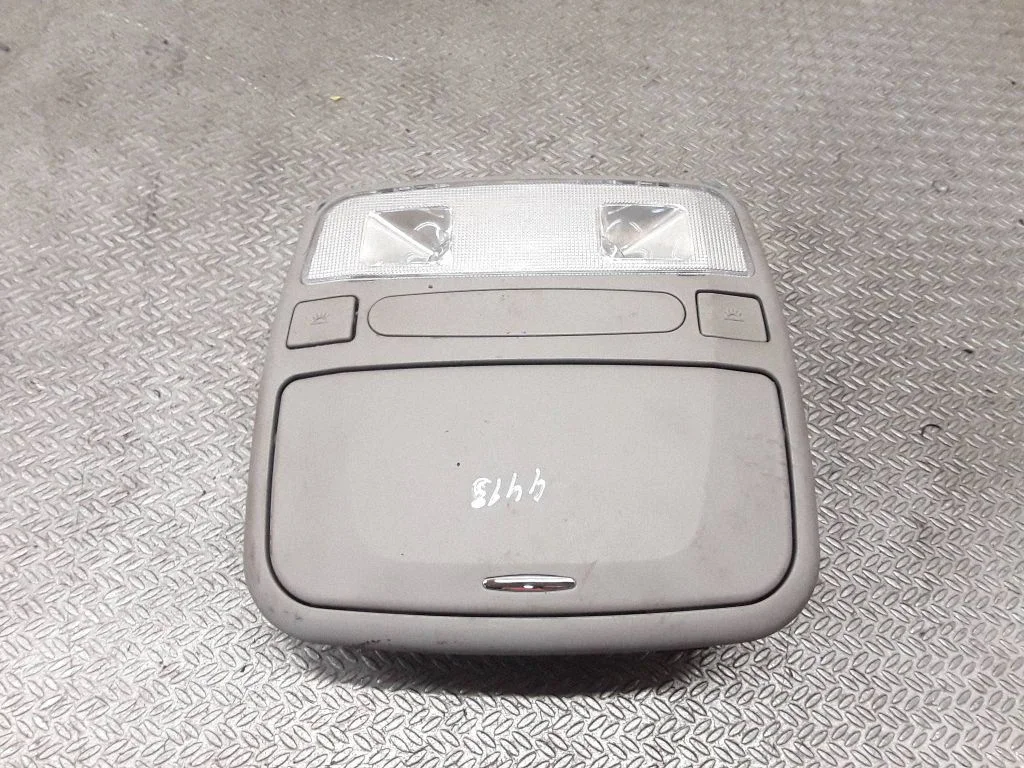 Front seat light 928303F0 – KIA Opirus (2003-2012)