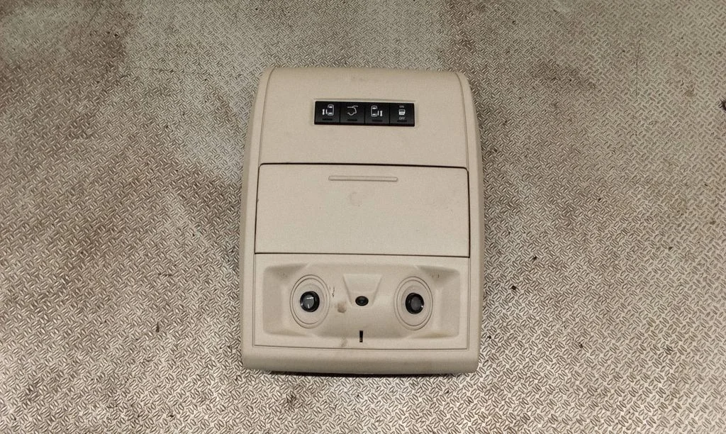 Front seat light L0214211AA04HDA