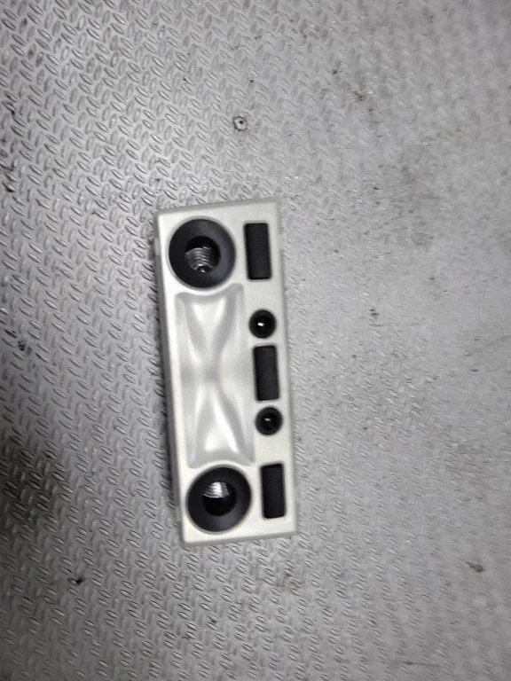 Esiistmete valgustustuli – BMW 5-seeria E60 E61 (2004-2010)