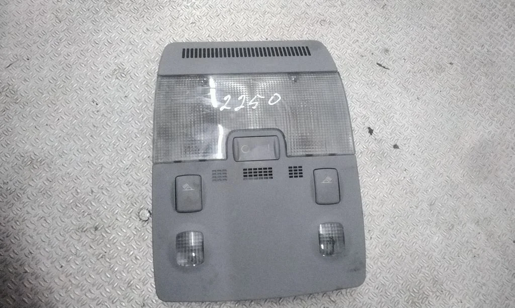 Esiistmete valgustustuli – Audi A4 S4 B7 8E 8H (2005-2008)