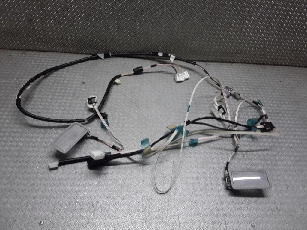 Priekšējo sēdvietu apgaismojuma lukturis – Toyota Verso (2009-2018)