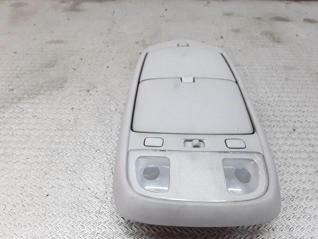 Priekšējo sēdvietu apgaismojuma lukturis – Mazda MPV II LW (1999-2007)