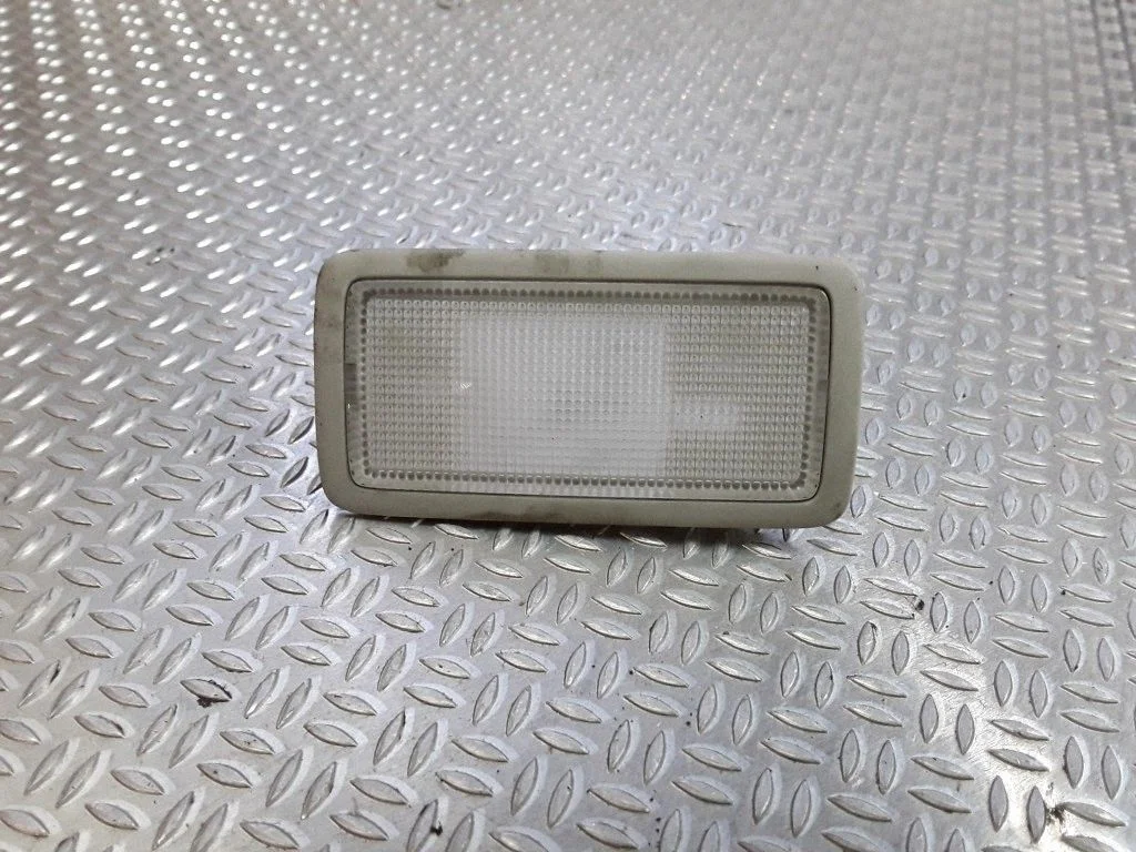 Front seat light 8134030100