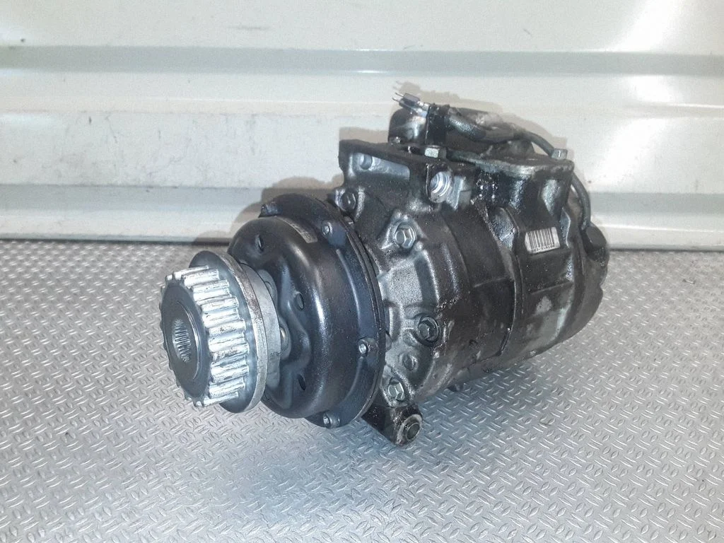 Air conditioning (A/C) compressor (pump) 7H0820805C