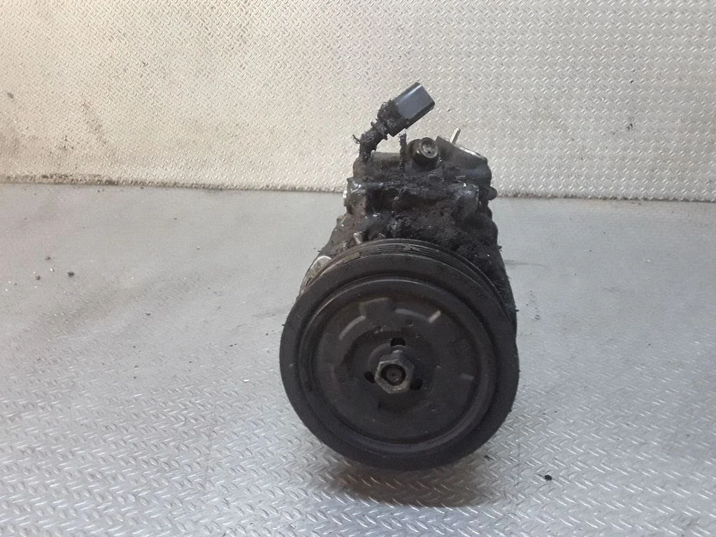 Air conditioning (A/C) compressor (pump) – Volkswagen Touareg I (2002-2010)