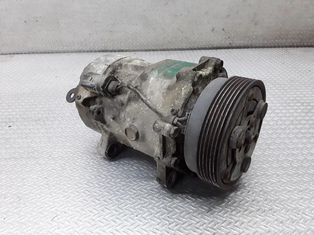 Sprężarka klimatyzacji 7M3820803