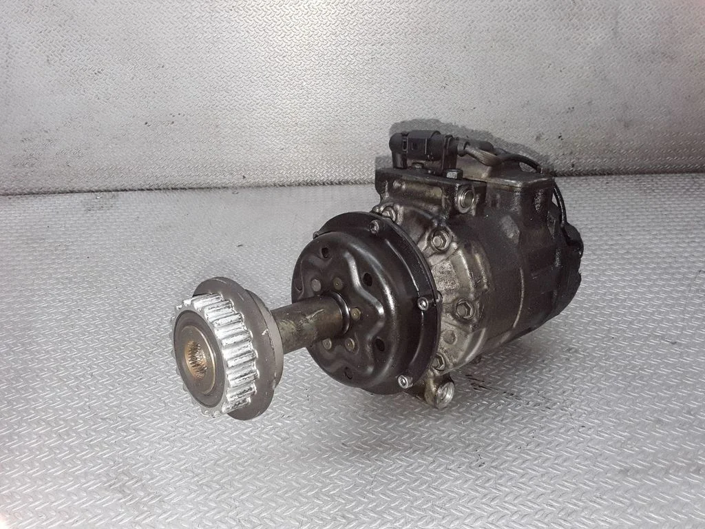 Air conditioning (A/C) compressor (pump) – Volkswagen Touareg I (2002-2010)