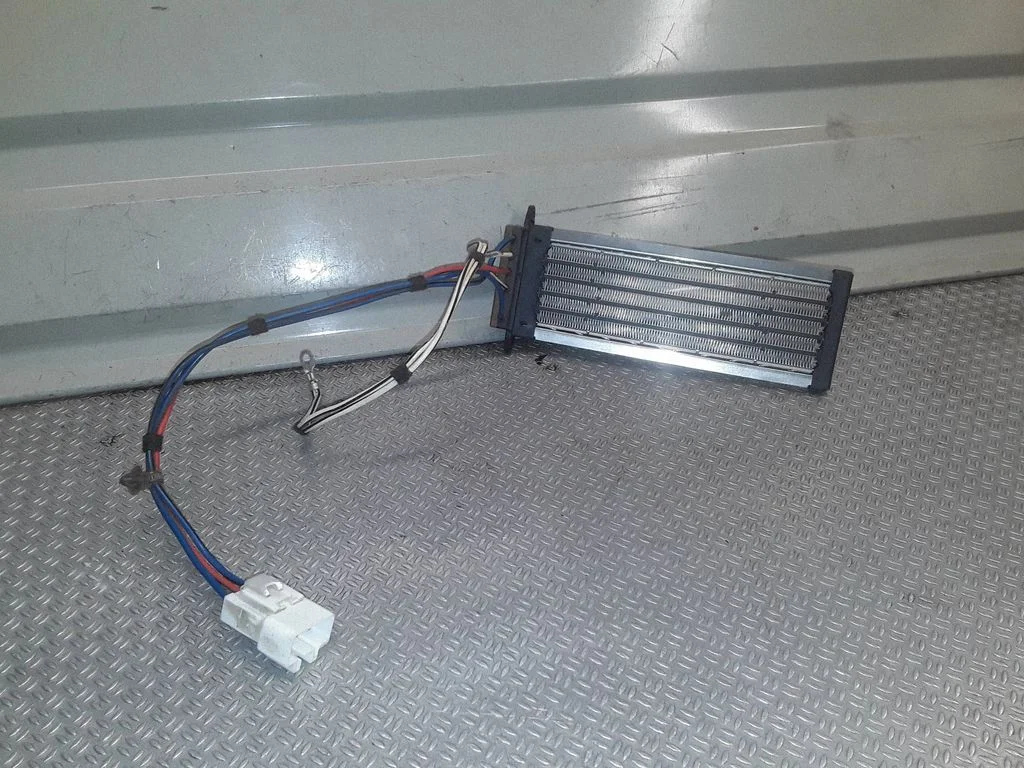 Elektriskais salona krāsniņas radiators – Toyota Yaris (2006-2011)
