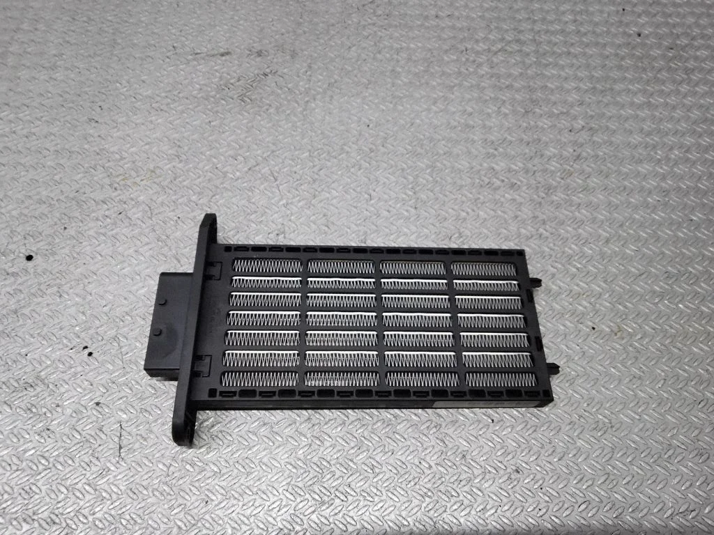 Elektriline salongi küttekeha radiaator – Hyundai i30 (2007-2012)
