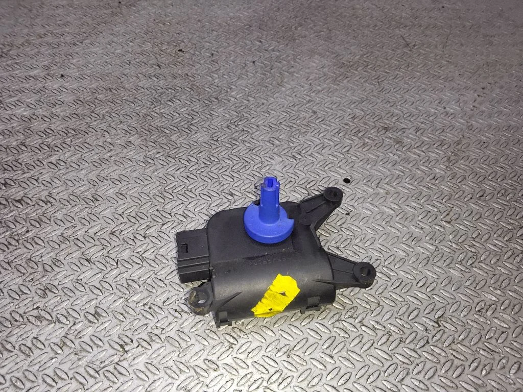 Air flap motor/actuator 8E1820511D